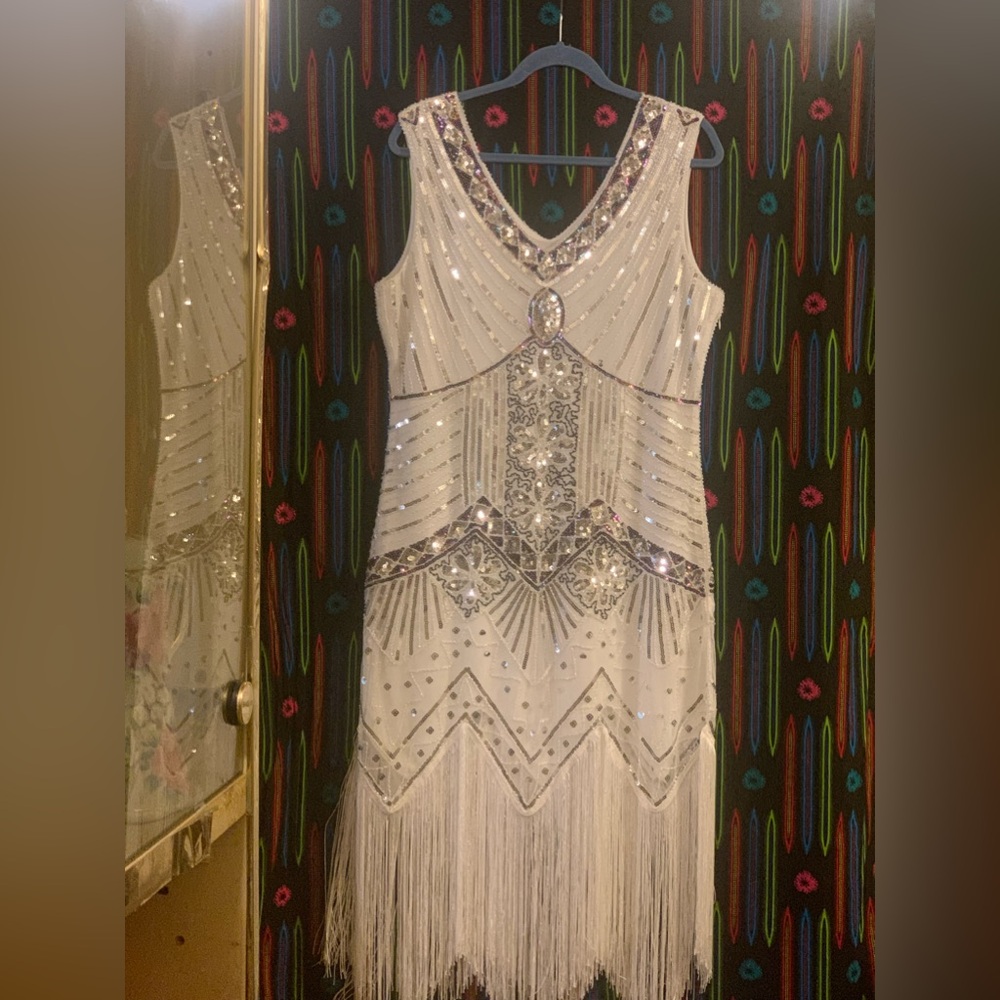 Women’s 1920 V Neck Flapper Sleeveless Sequins and Beads With Fringes Dress